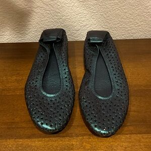 ARCHE leather Green Ballet Flats with Laser-Cut Design